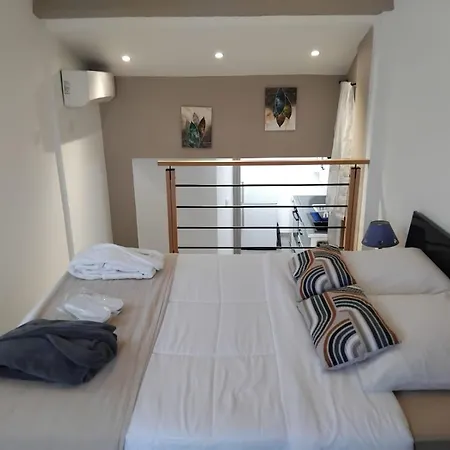 Type 2 Avec Terrasse Et Parking Appartement Bandol