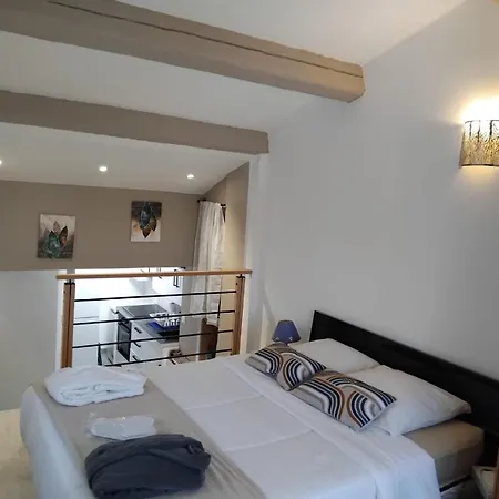 Type 2 Avec Terrasse Et Parking Bandol